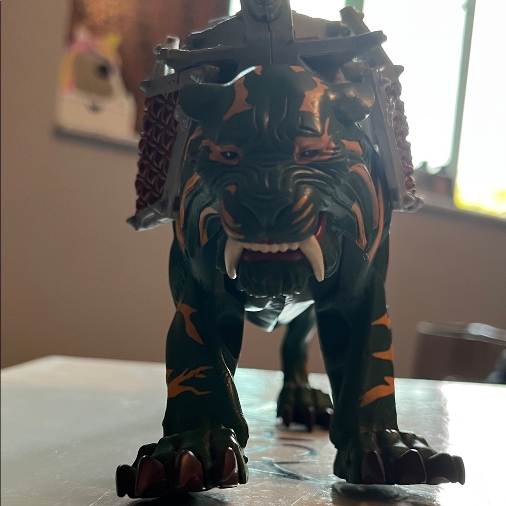 Mattel Green Battle Cat Action Figure with saddle that moves head & 🐾